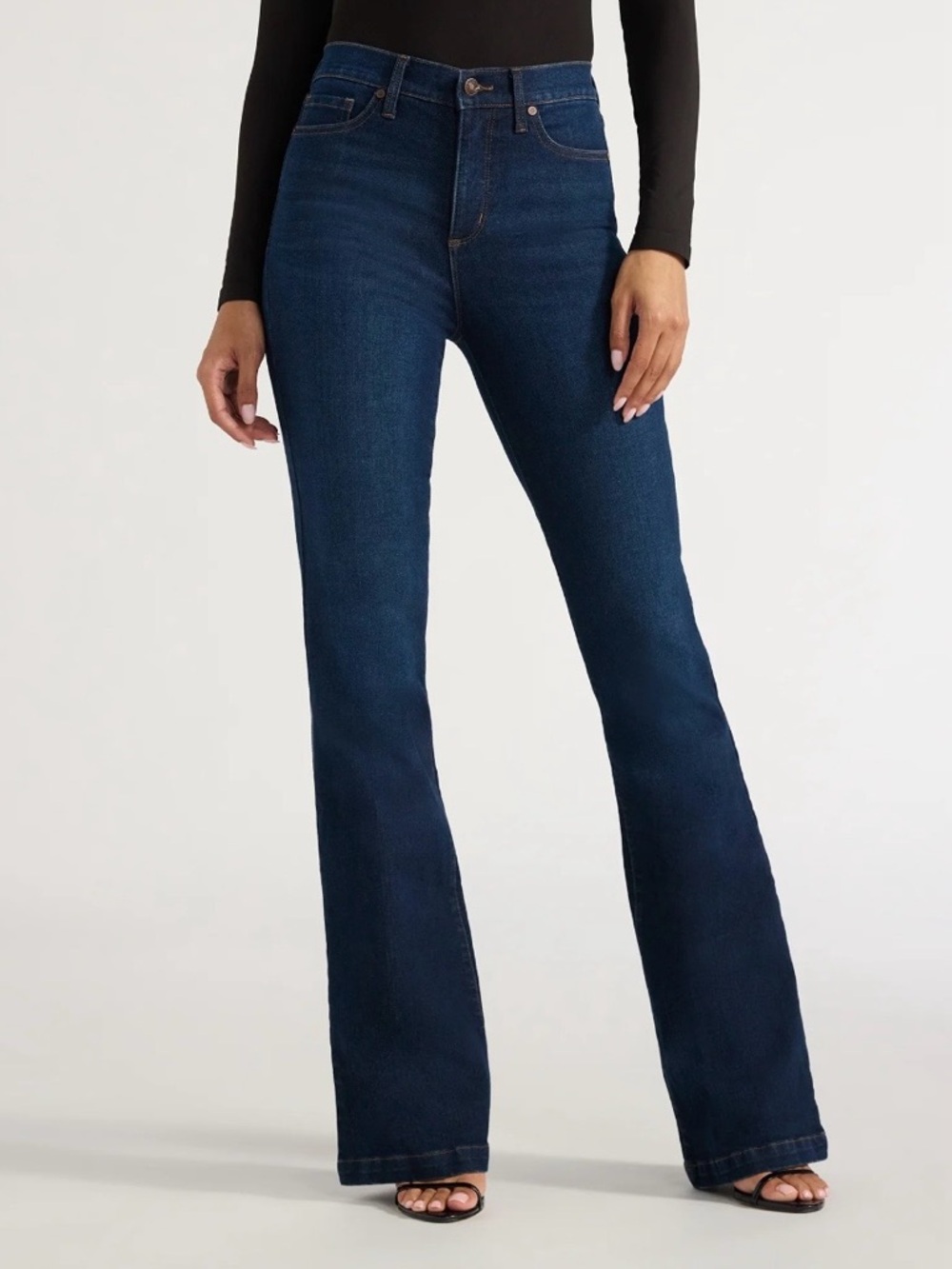 NEW WITH TAGS Sofia by Sofia Vergara Melisa Flare Jeans